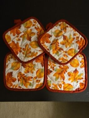 Autumn Leaf Quilted Pot Holders - Set of 4